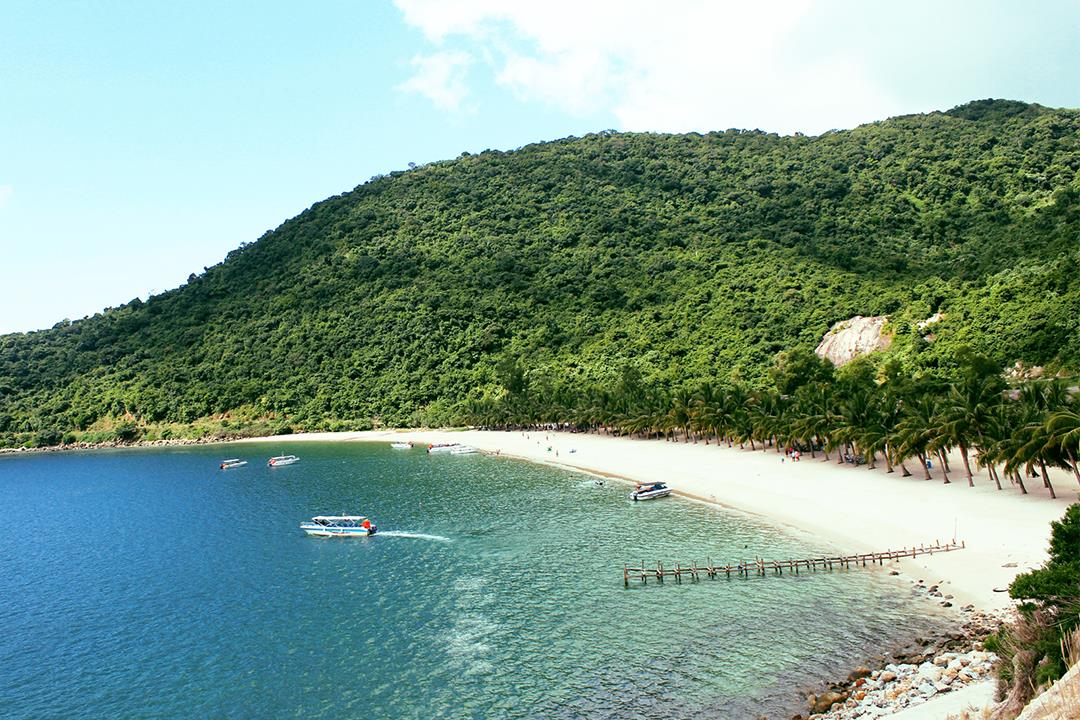 Bai Ong Beach Cham Island