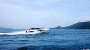 Speedboat to Cham Island